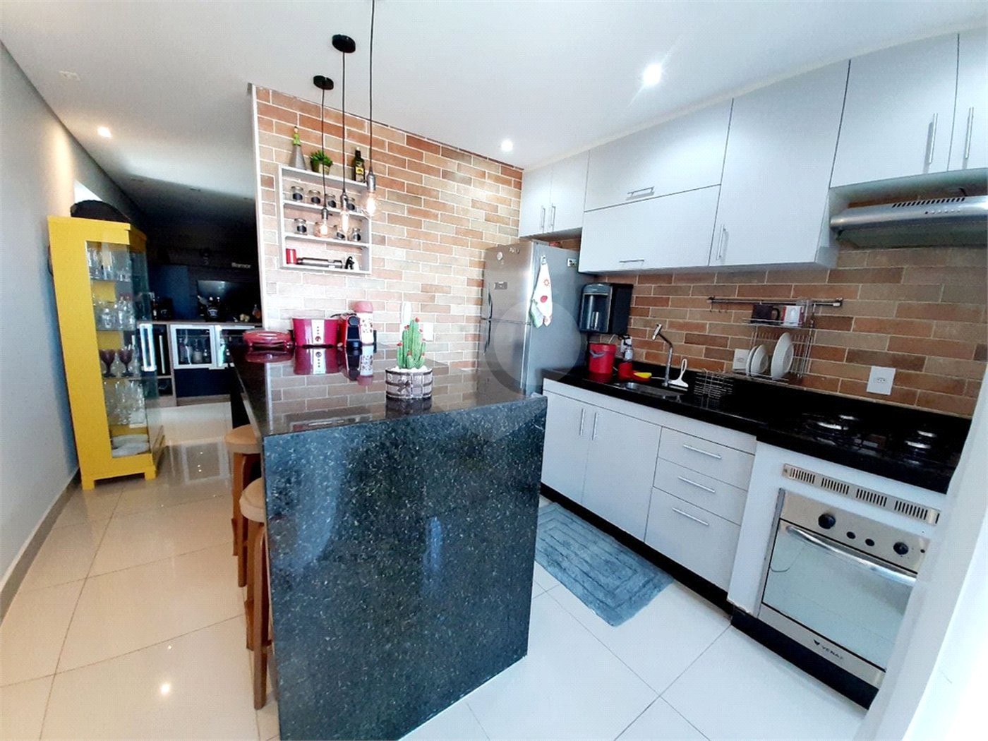 Apartamento à venda com 2 quartos, sendo 1 suíte,  em Jardim Nair Maria, Salto, SP
