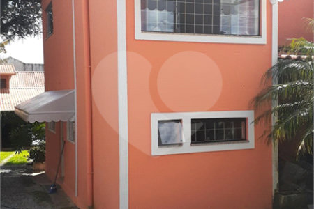Casa à venda com 3 quartos, sendo 2 suítes, em Conjunto Habitacional Brás Cubas, Mogi das Cruzes, SP