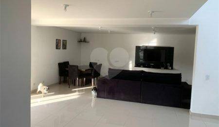 Casa à venda com 3 suítes no condomínio Altos de São Roque, São Roque - SP