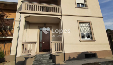 Casa renovada com 4 quartos à venda em Trino, Vercelli – 2 unidades independentes