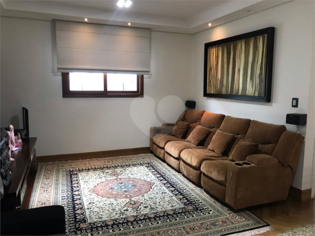 Sobrado à venda com 4 quartos, sendo 3 suítes,  em Jardim França, São Paulo, SP