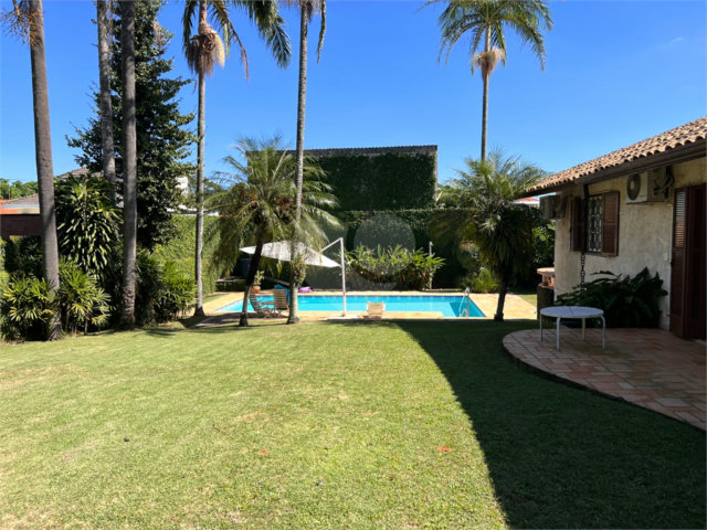 Casa Térrea à venda com 5 quartos, sendo 3 suítes,  em Interlagos, São Paulo, SP