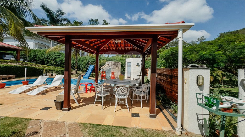 Casa à venda com 4 suítes no condomínio Monte Belo, Salto - SP