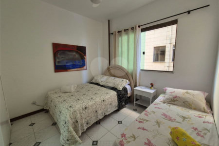 Apartamento à venda com 3 quartos, sendo 1 suíte,  no Centro, Cabo Frio, RJ