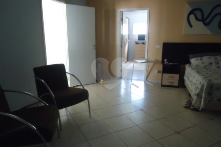 Casa à venda com 6 quartos, sendo 4 suítes,  no condomínio Monte Belo, Salto - SP