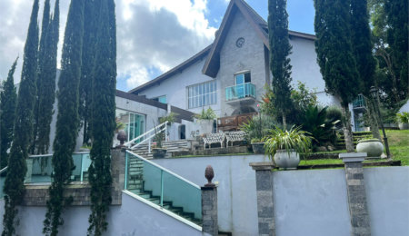Casa à venda com 6 quartos, sendo 5 suítes,  no condomínio Alpes da Cantareira, Mairiporã - SP