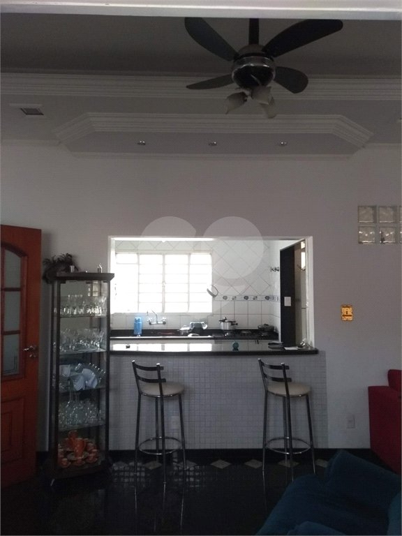 Sobrado à venda com 3 quartos, sendo 2 suítes, no Centro, Araraquara, SP