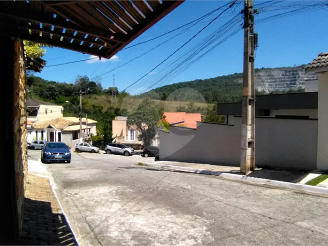 Casa à venda com 4 quartos, sendo 2 suítes,  em Barreiro, Mairiporã, SP