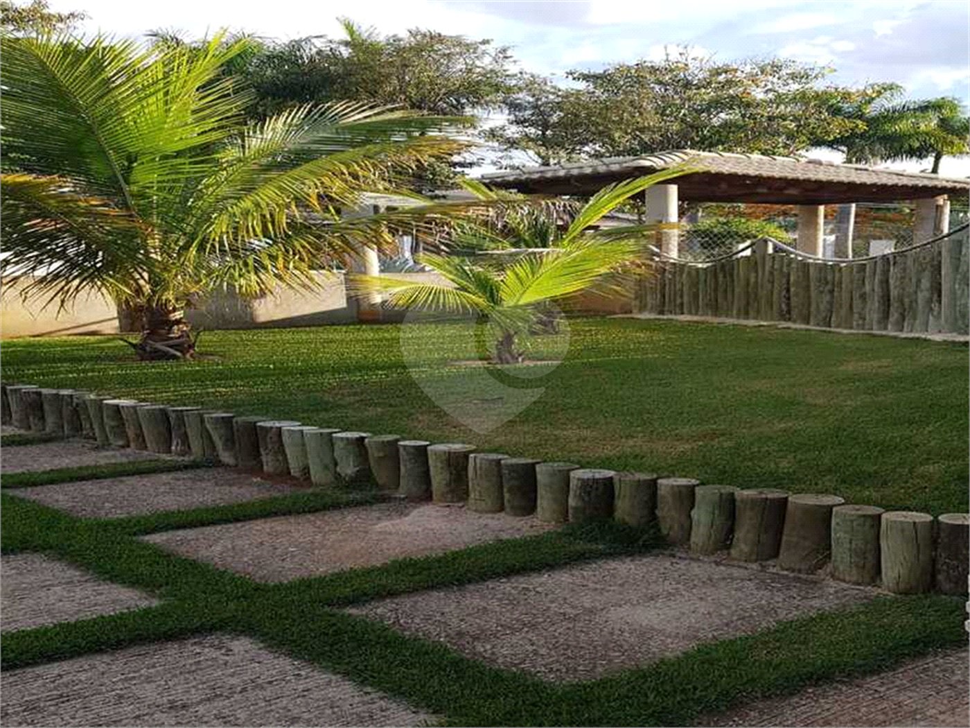 Casa à venda com 5 quartos, sendo 3 suítes, no condomínio Residencial Vale das Laranjeiras, Indaiatuba - SP