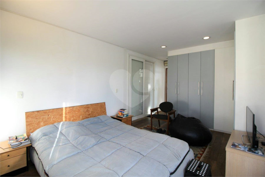 Casa à venda ou para alugar com 5 quartos, sendo 3 suítes,  em Vila Madalena, São Paulo, SP