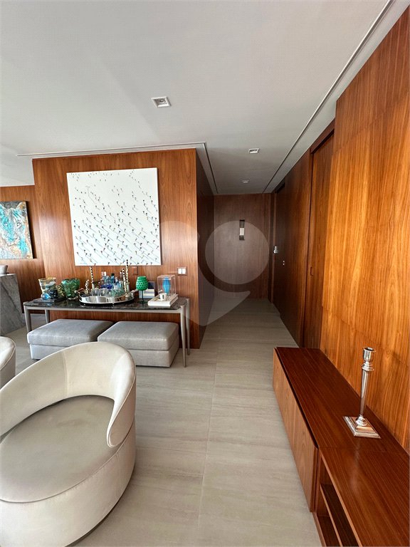 Apartamento à venda com 3 quartos, sendo 2 suítes, em Vila Olímpia, São Paulo, SP