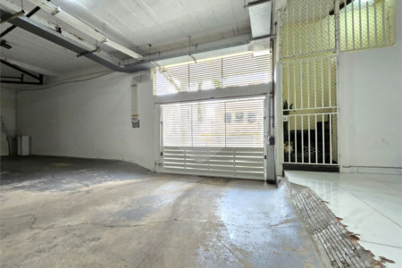 Casa à venda com 3 quartos, sendo 1 suíte, no condomínio Rafaela I, São Paulo - SP