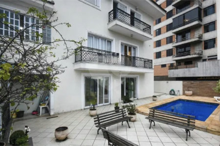 Casa à venda com 5 suítes em Jardim Londrina, São Paulo, SP