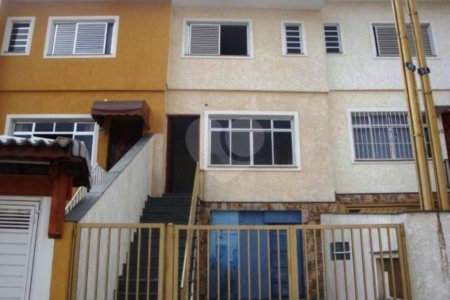 Sobrado à venda com 2 quartos em Vila Nivi, São Paulo, SP