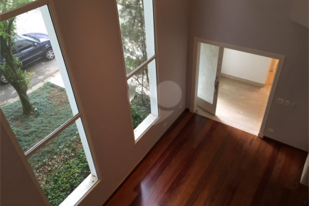 Casa à venda com 4 quartos, sendo 2 suítes, no condomínio Residencial Morumbi, São Paulo - SP