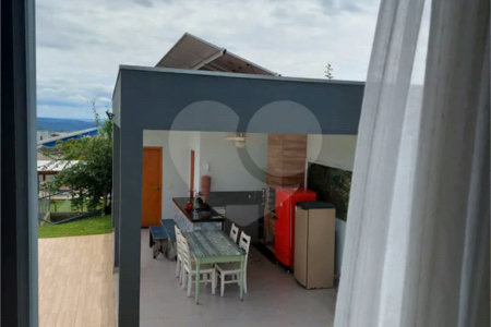 Casa à venda ou para alugar com 4 quartos, sendo 1 suíte, no condomínio Colinas de Inhandjara, Itupeva - SP