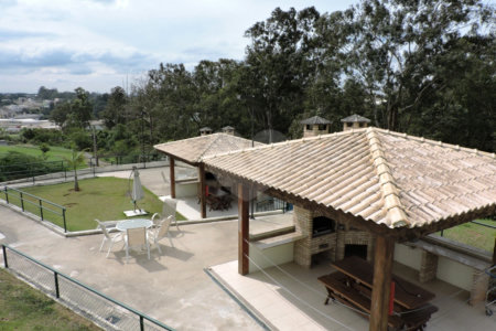 Casa à venda com 3 suítes no condomínio Reserva Santa Maria, Jandira - SP