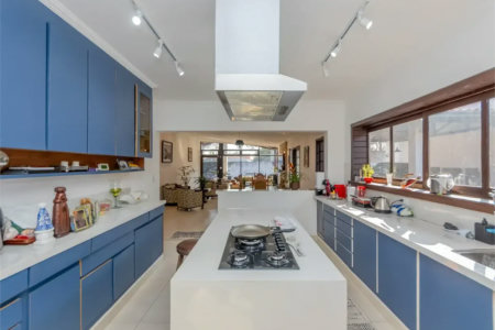 Casa à venda ou para alugar com 5 quartos, sendo 3 suítes, em Chácara Pavoeiro, Cotia, SP