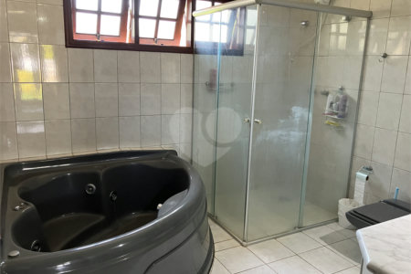 Casa à venda com 4 quartos, sendo 2 suítes, no condomínio Vivendas do Lago, Sorocaba - SP