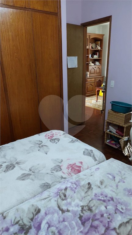 Casa à venda com 7 quartos, sendo 2 suítes, em Jardim Londrina, São Paulo, SP