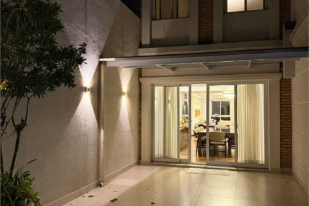 Casa à venda com 4 suítes no condomínio East Village, São Paulo - SP