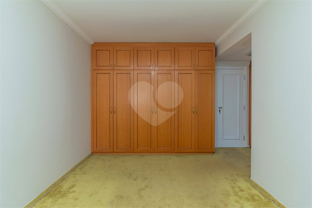 Apartamento à venda com 3 suítes em Campo Belo, São Paulo, SP