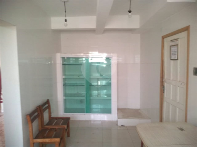 Sobrado à venda com 3 quartos em Vila Nivi, São Paulo, SP