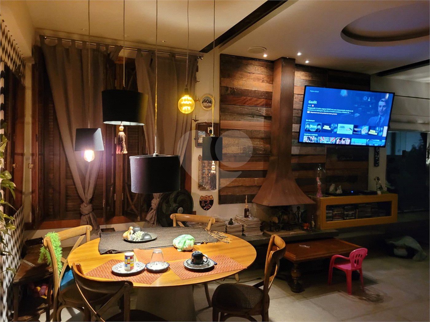 Casa à venda com 3 quartos, sendo 2 suítes, em Vila Mariana, São Paulo, SP