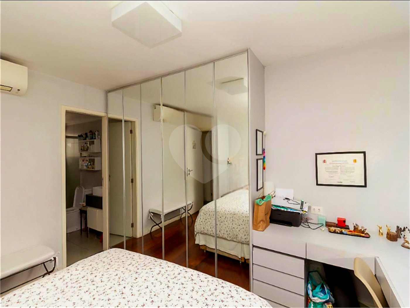 Apartamento à venda com 3 quartos, sendo 2 suítes,  em Pinheiros, São Paulo, SP
