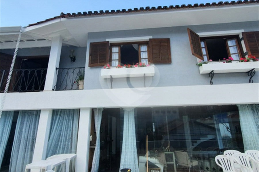 Sobrado à venda com 5 quartos, sendo 3 suítes, em Tremembé, São Paulo, SP