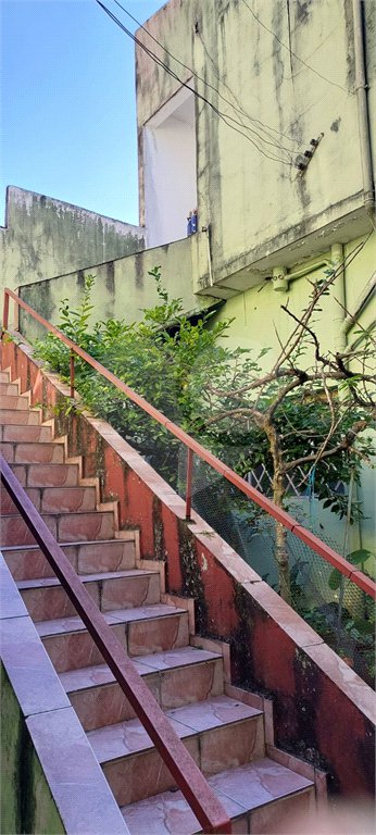 Sobrado à venda com 4 quartos em Vila Mira, São Paulo, SP