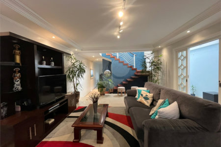 Casa à venda com 4 quartos, sendo 1 suíte, em Vila Maria Alta, São Paulo, SP