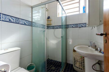 Sobrado à venda ou para alugar com 4 quartos, sendo 1 suíte, em Vila Anglo Brasileira, São Paulo, SP