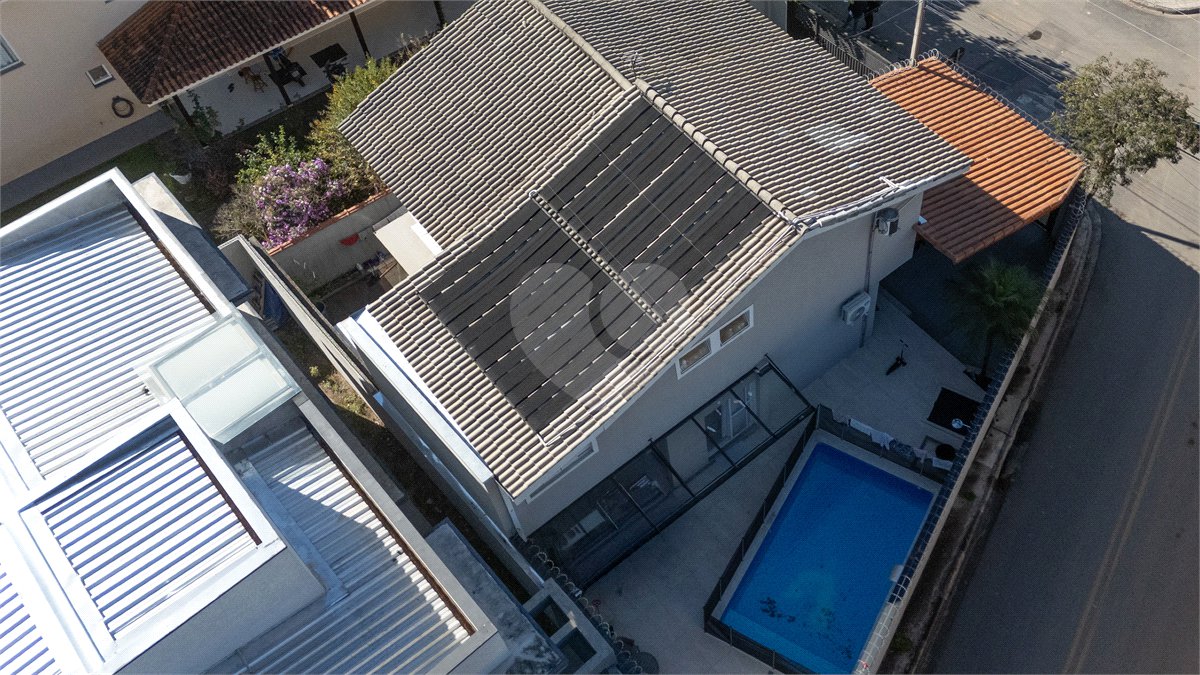 Casa à venda com 3 quartos, sendo 1 suíte, em Jardim Colonial, Atibaia, SP