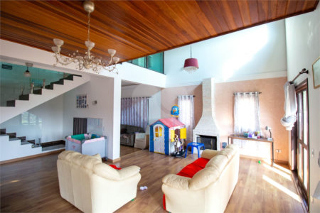 Casa à venda com 3 quartos, sendo 2 suítes,  em Alto da Serra (mailasqui), São Roque, SP