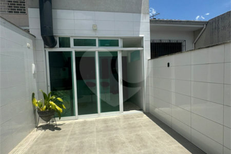 Sobrado à venda com 3 quartos, sendo 1 suíte, em Vila Nivi, São Paulo, SP