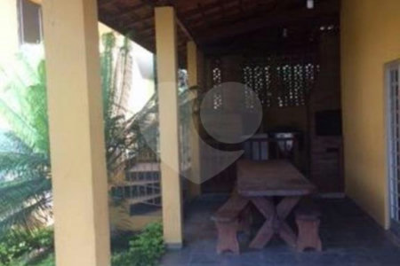 Casa à venda com 6 quartos, sendo 4 suítes, no condomínio Cond Riacho Fundo, Araçoiaba da Serra - SP