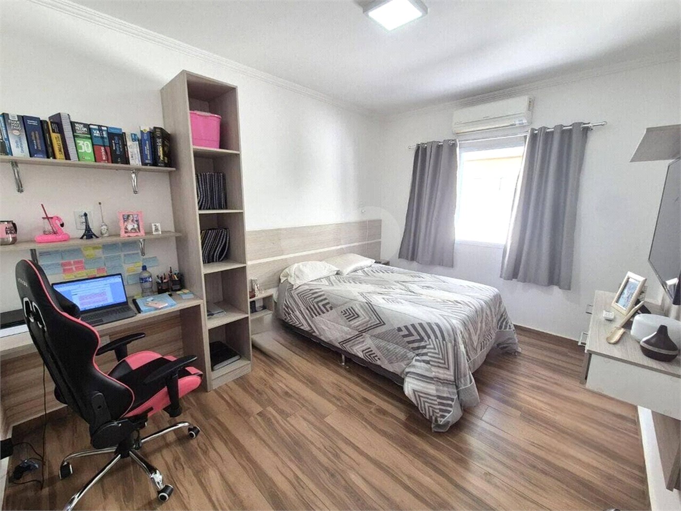 Casa à venda com 3 quartos, sendo 1 suíte,  em Vila Augusta, Sorocaba, SP