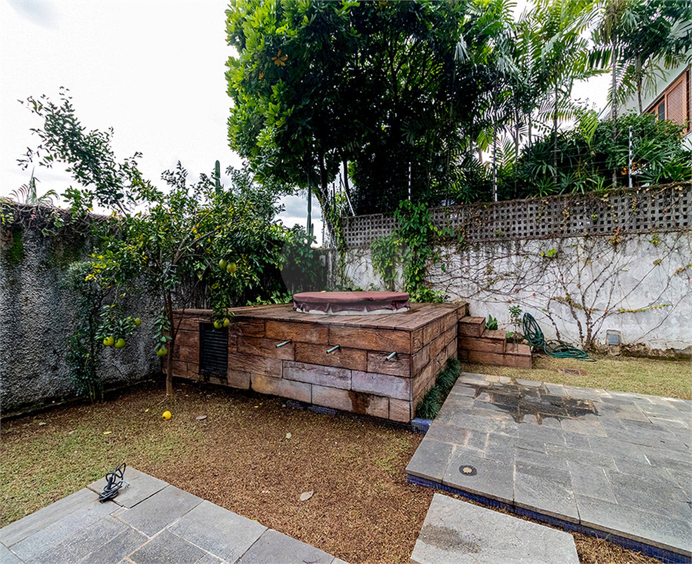 Casa à venda com 3 quartos, sendo 2 suítes, em Alto de Pinheiros, São Paulo, SP