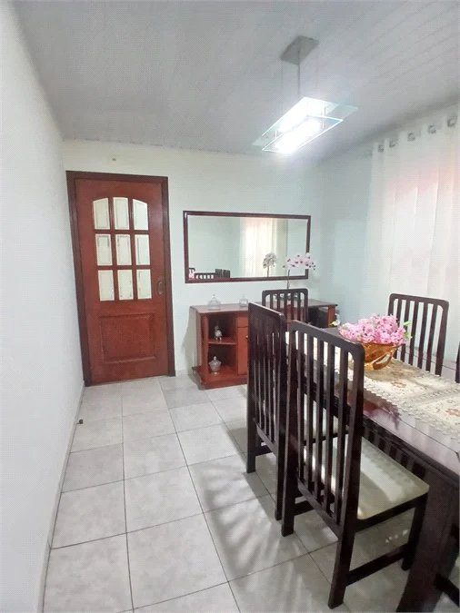Casa à venda com 3 quartos, sendo 1 suíte, em Vila Rica, São Paulo, SP