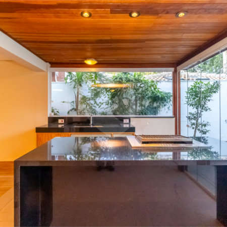 Casa à venda com 4 quartos, sendo 3 suítes, no condomínio Village Place, São Paulo - SP