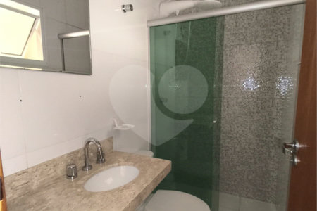 Sobrado à venda com 3 quartos, sendo 1 suíte, em Chora Menino, São Paulo, SP