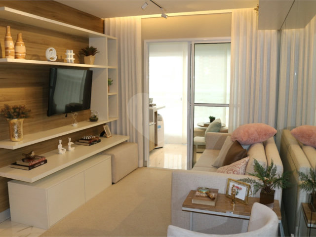 Apartamento à venda com 2 quartos, sendo 1 suíte,  em Parada Inglesa, São Paulo, SP