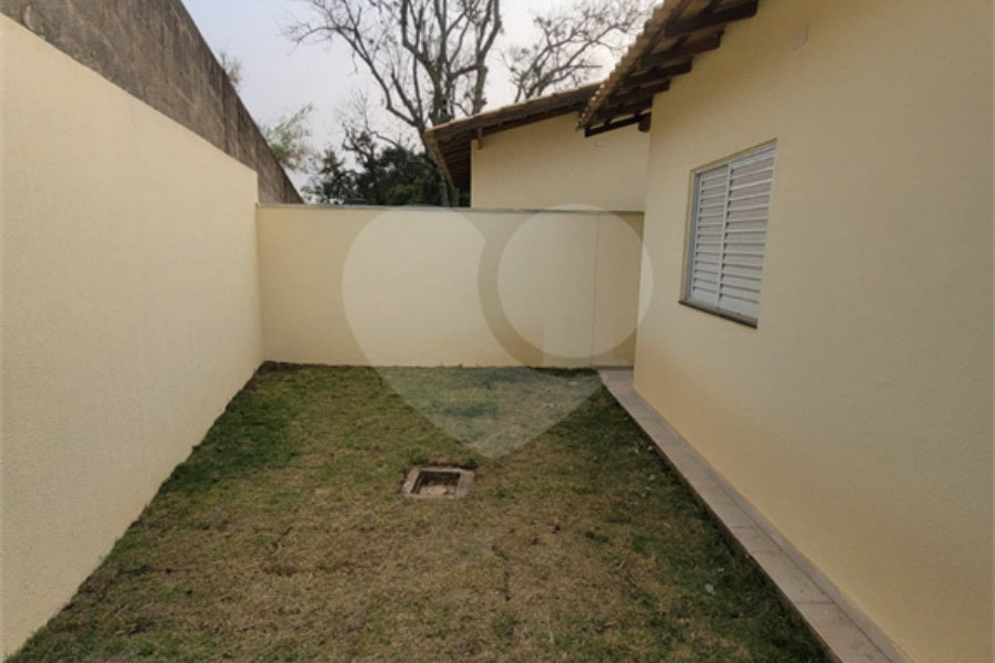 Casa à venda com 3 quartos, sendo 1 suíte,  no condomínio Vale dos Gansos, Mairiporã - SP