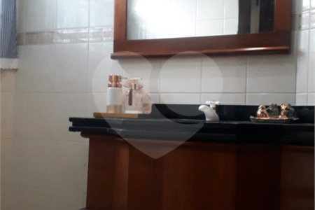 Casa à venda com 5 quartos, sendo 3 suítes,  em Vila Oliveira, Mogi das Cruzes, SP