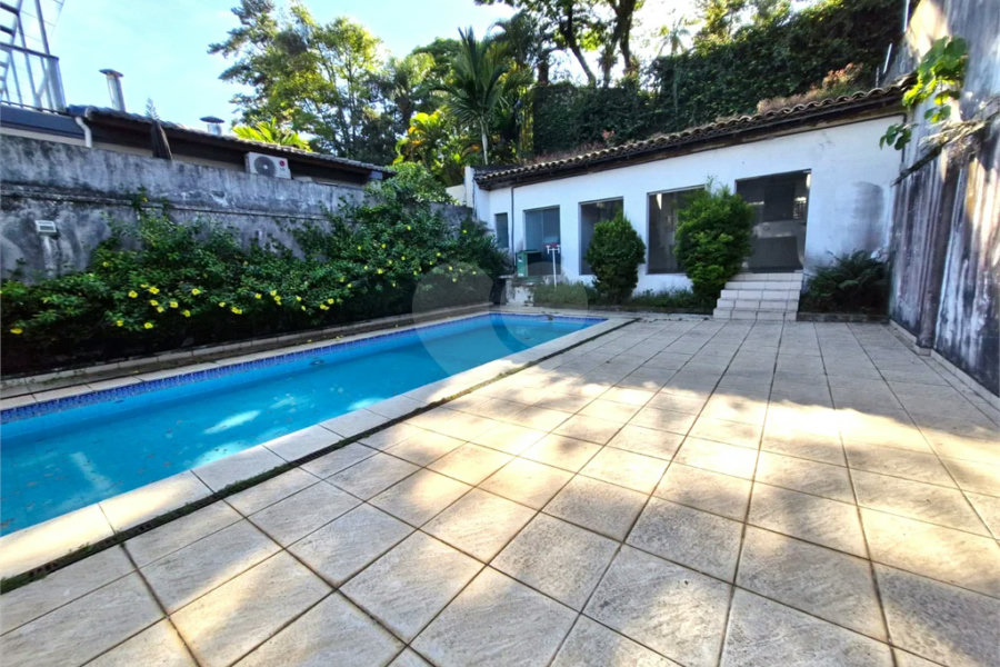 Sobrado à venda ou para alugar com 3 suítes em Jardim dos Estados, São Paulo, SP
