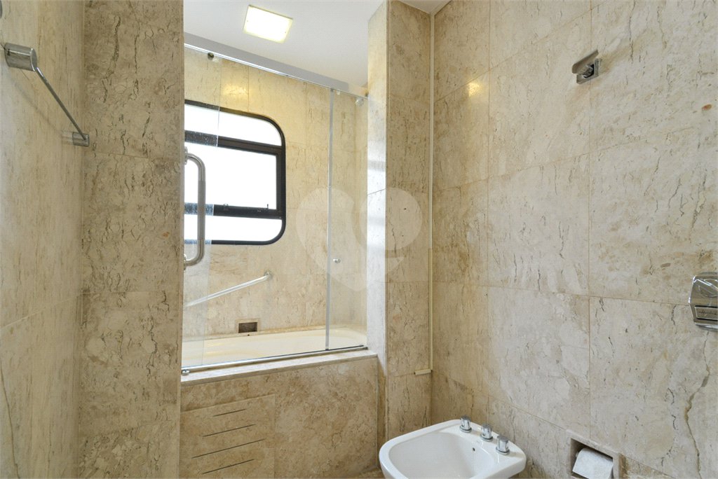 Apartamento à venda com 4 quartos, sendo 3 suítes,  em Jardim Paulista, São Paulo, SP