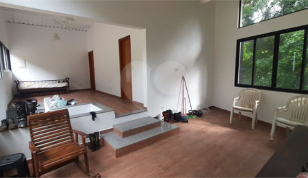 Casa à venda com 1 suíte no condomínio Associação Reserva das Hortênsias, Mairiporã - SP