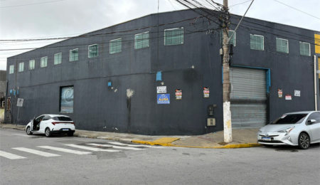 Salão Comercial para alugar em Vila das Acácias, Poá, SP