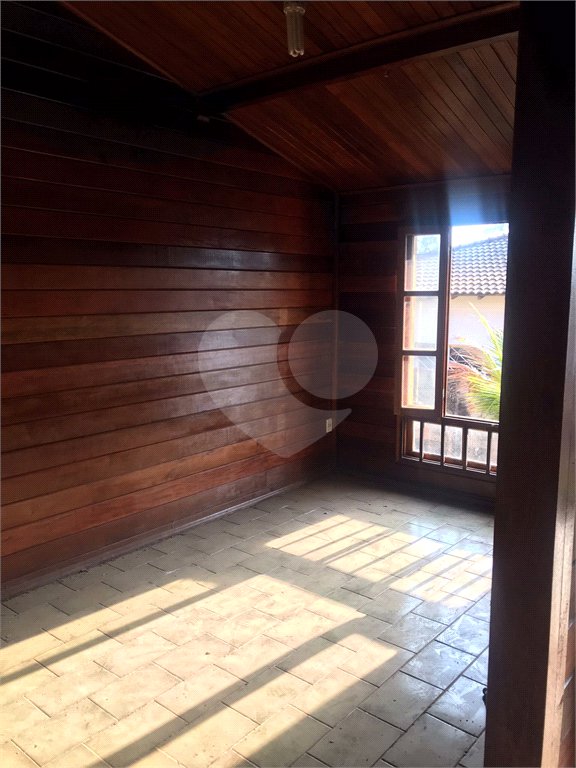 Casa à venda com 3 quartos, sendo 1 suíte, no condomínio Zuleika Jabour, Salto - SP